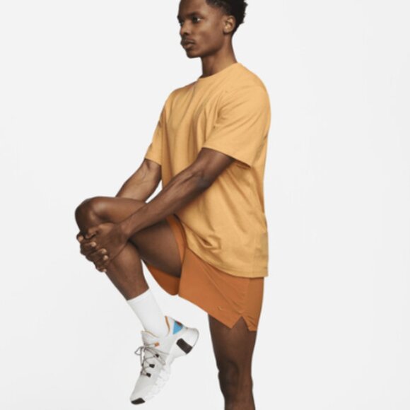 Nike Men’s Primary Dri-FIT Short sleeved versatile shirt size Medium - Picture 9 of 9